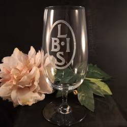Graverat Ölglas L O G G A