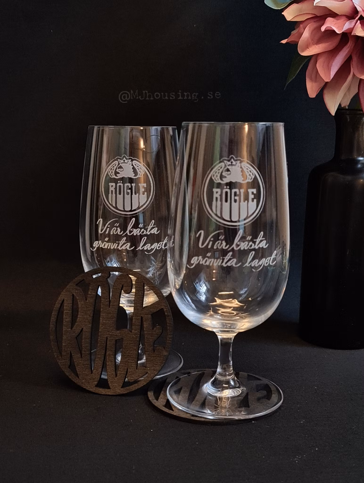 Graverat Ölglas med Glasunderlägg