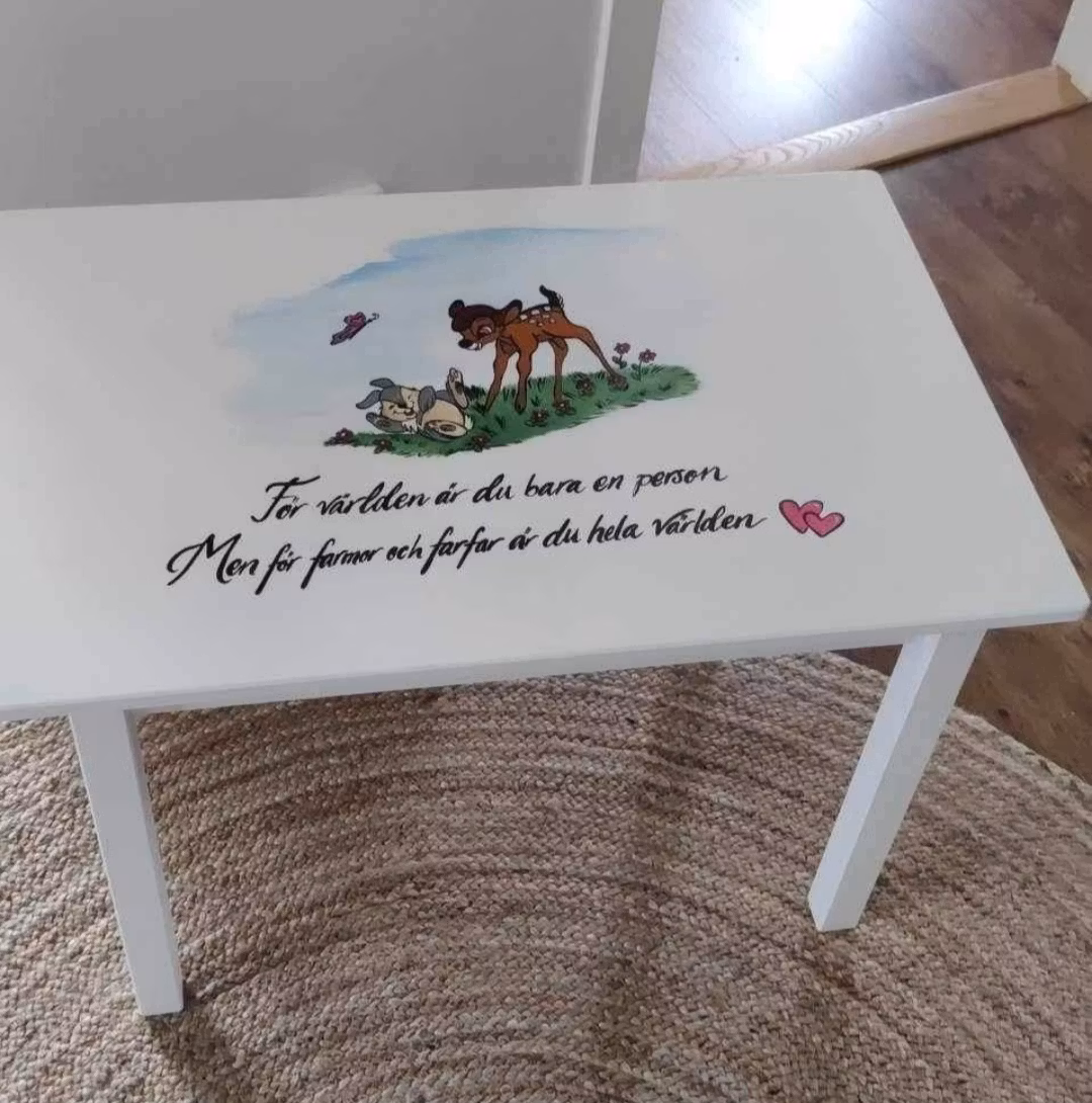 Handmålat Barnbord