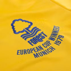 Nottingham Forest 1979/80 Away Retro Football Shirt