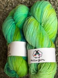 Milla Finull - Spring Kisses (på vit) 100 g