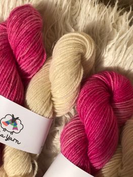Milla Norsk DK - Bubblegum 50 g och Vit 50 g