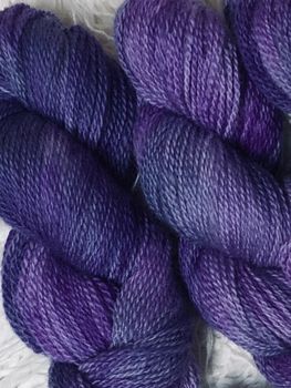 Milla Stenkyrka DK - Lavendel (på vit) 100 g