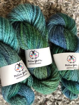 Milla Vams - Tallskog (på ljusgrå) 50 g