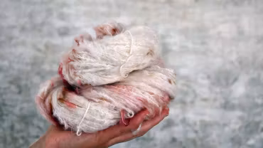 Milla Suri Silk DK -   Naturvit 100 g