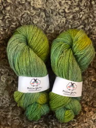 Milla Finull - Spring Kisses (på ljusgrå) 100 g