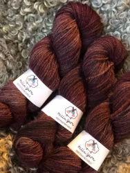 Milla Finull -  Aubergine (på mellangrå) 50 g