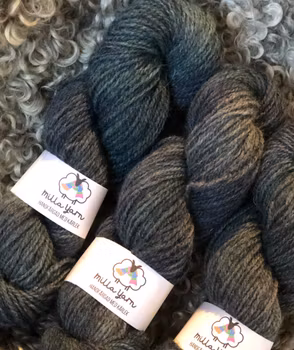 Milla Finull - Uti Östersjöns mörka djup (på mellangrå) 50 g