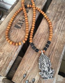 Ganesha mala med Sandelträ och Lavasten