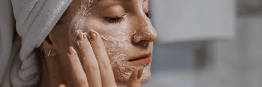 Akne, eksem og psoriasis – slik bygger du en mild rutine