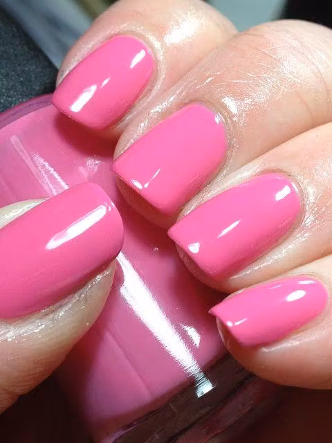 CND Hot Pop Pink #121 VINYLUX, 15 ml