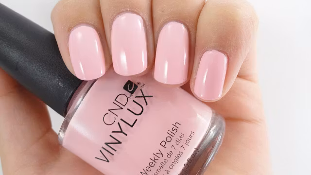 CND Be Demure #214 VINYLUX, 15 ml