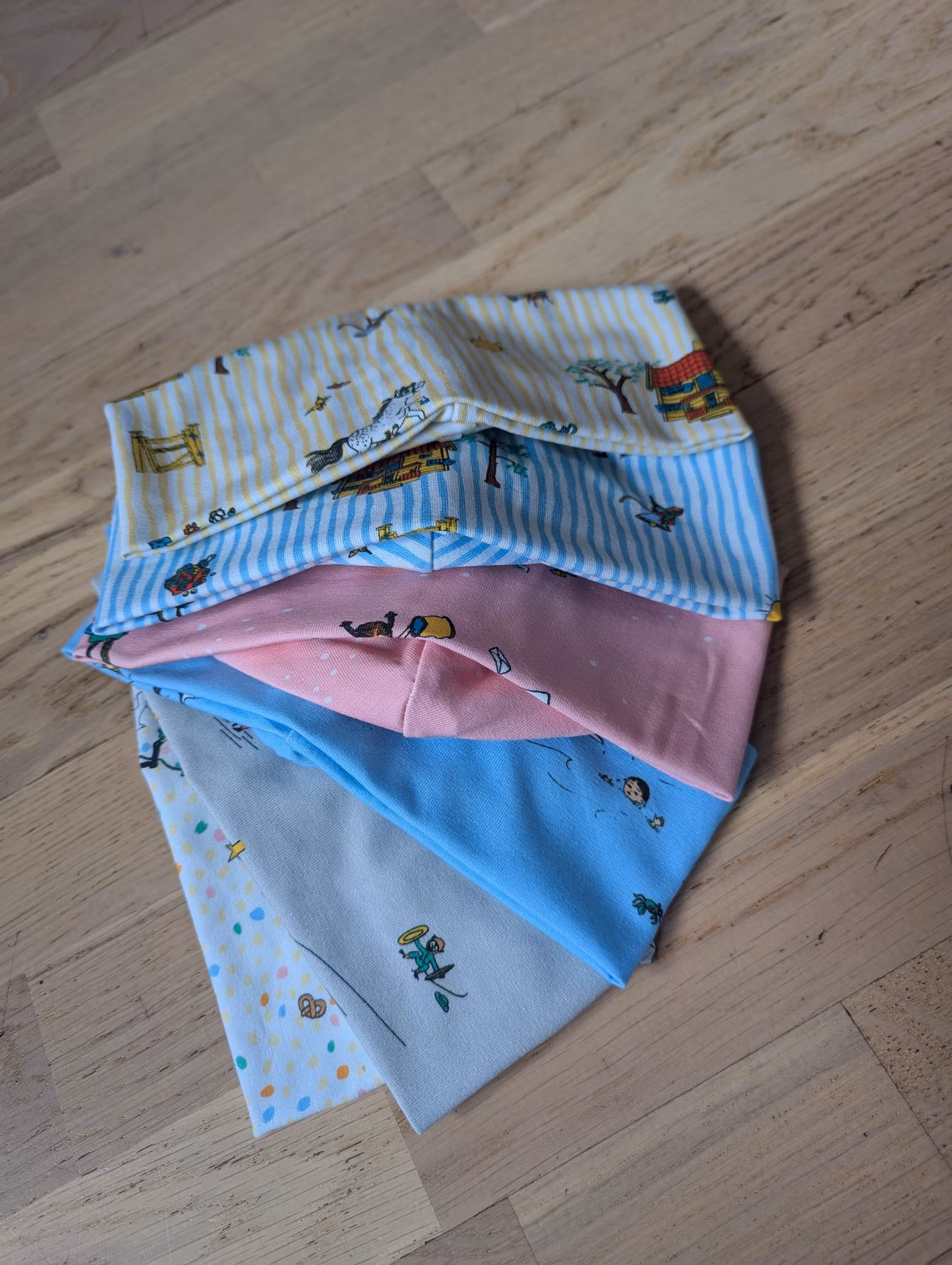 Mössa med Pippi Långstrump på cirkus