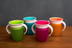 Spillfri 360-Mugg i 4 färger