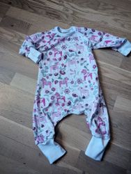 Ekologisk heldress med dalahästmotiv - 7 tygval!