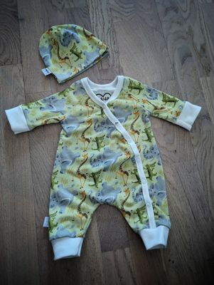 Prematur heldress med mössa safari grön