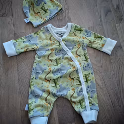 Prematur heldress med mössa safari grön