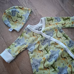 Prematur heldress med mössa safari grön