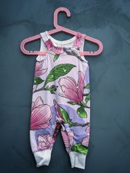 Ekologisk sparkbyxa med lila magnolia