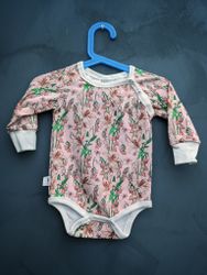 Ekologisk body med rosa blommor