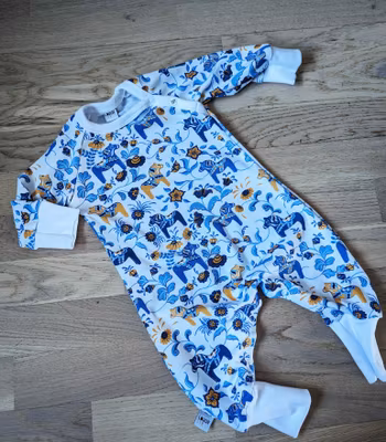 Ekologisk heldress med dalahästmotiv - 7 tygval!