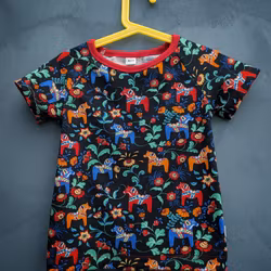 Ekologisk T-shirt/Tröja med Dalahästar