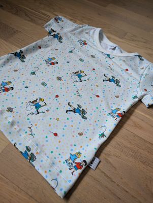 Ekologisk T-shirt/Tröja med Pippi på kalas