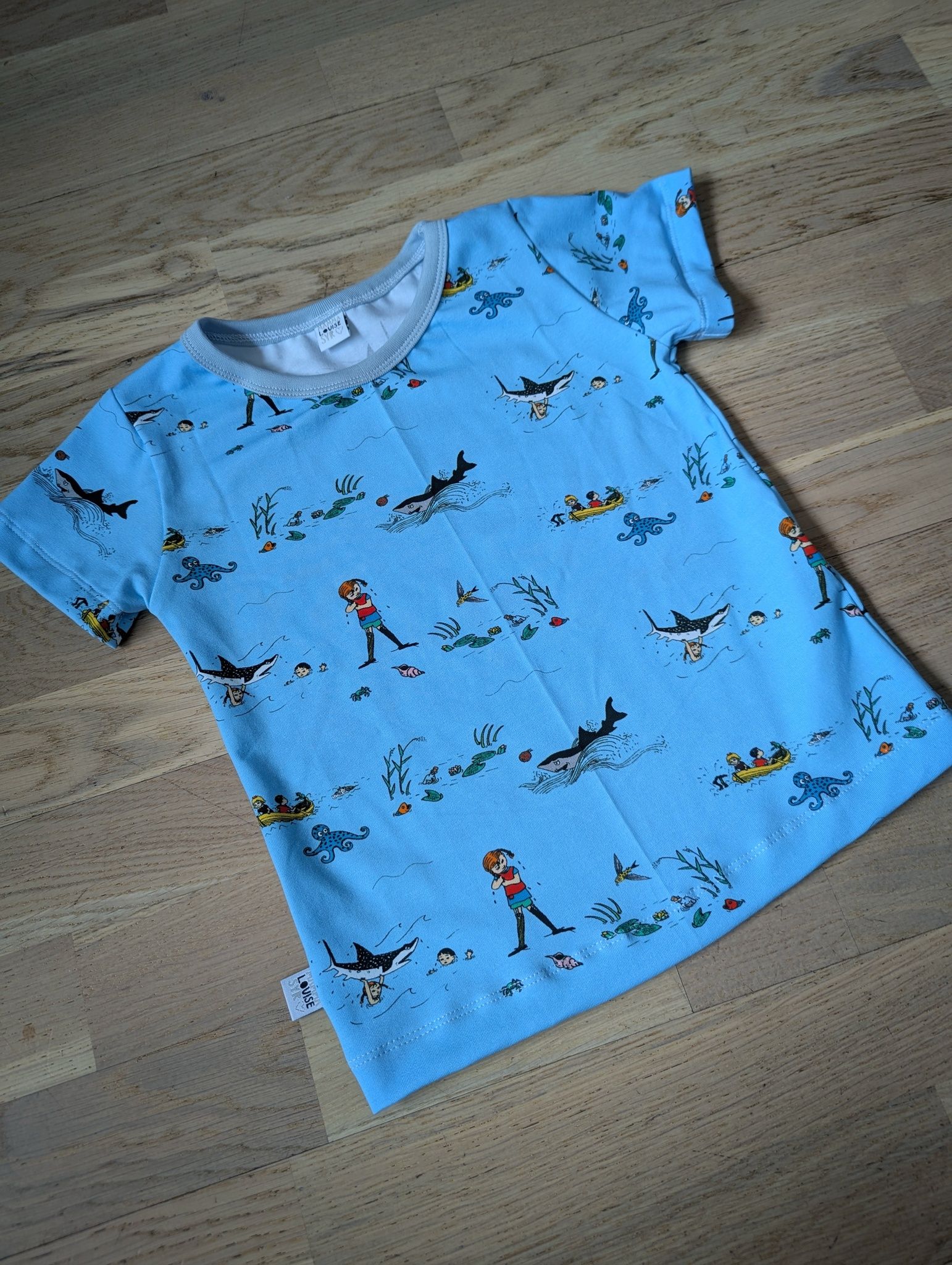 Ekologisk T-shirt/Tröja med Pippi på Söderhavet