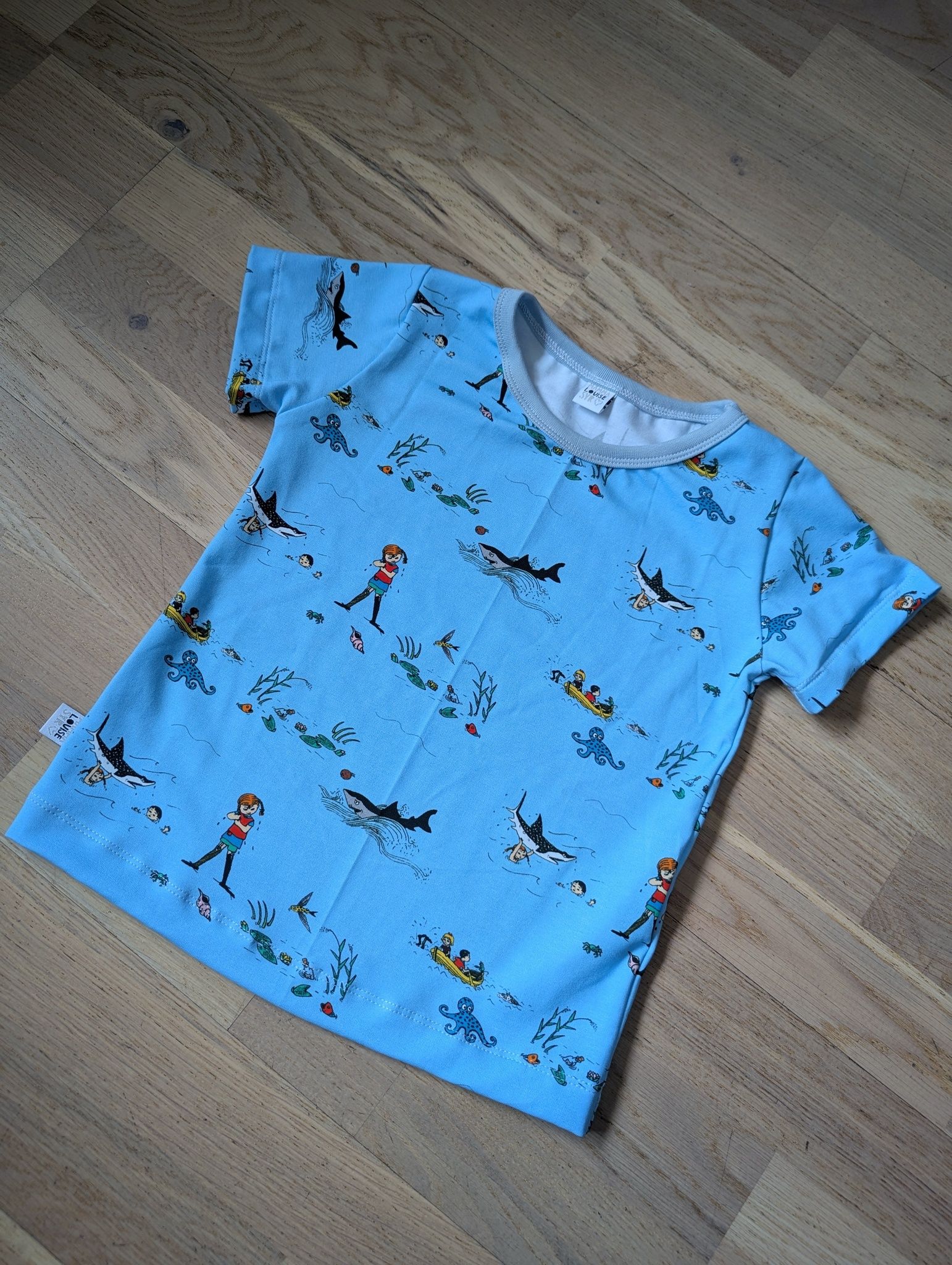 Ekologisk T-shirt/Tröja med Pippi på Söderhavet