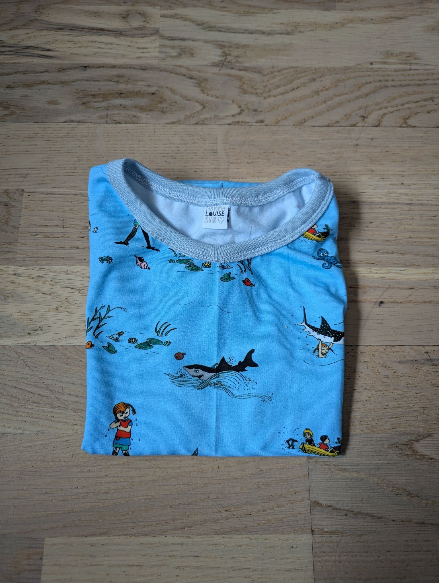 Ekologisk T-shirt/Tröja med Pippi på Söderhavet