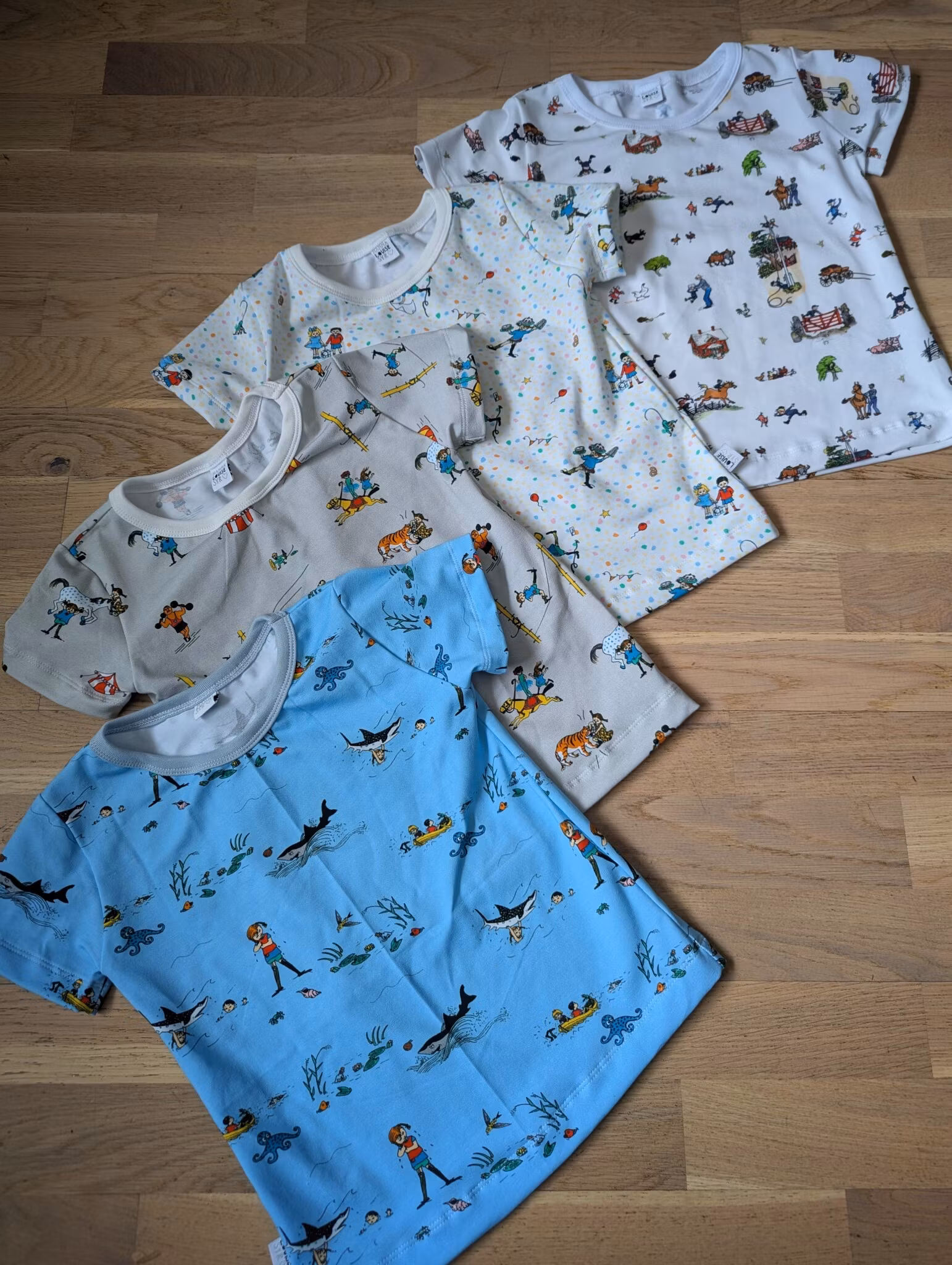 Ekologisk T-shirt/Tröja med Pippi på cirkus
