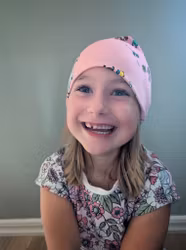 Mössa med Pippi Långstrump med vänner