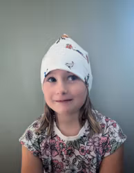 Mössa med Emil i Lönneberga vit