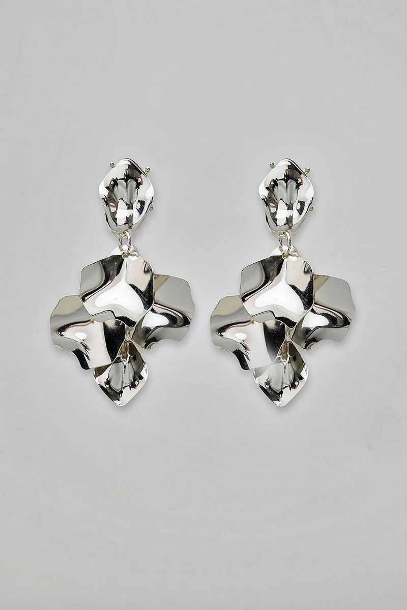 Leaf earrings metallic