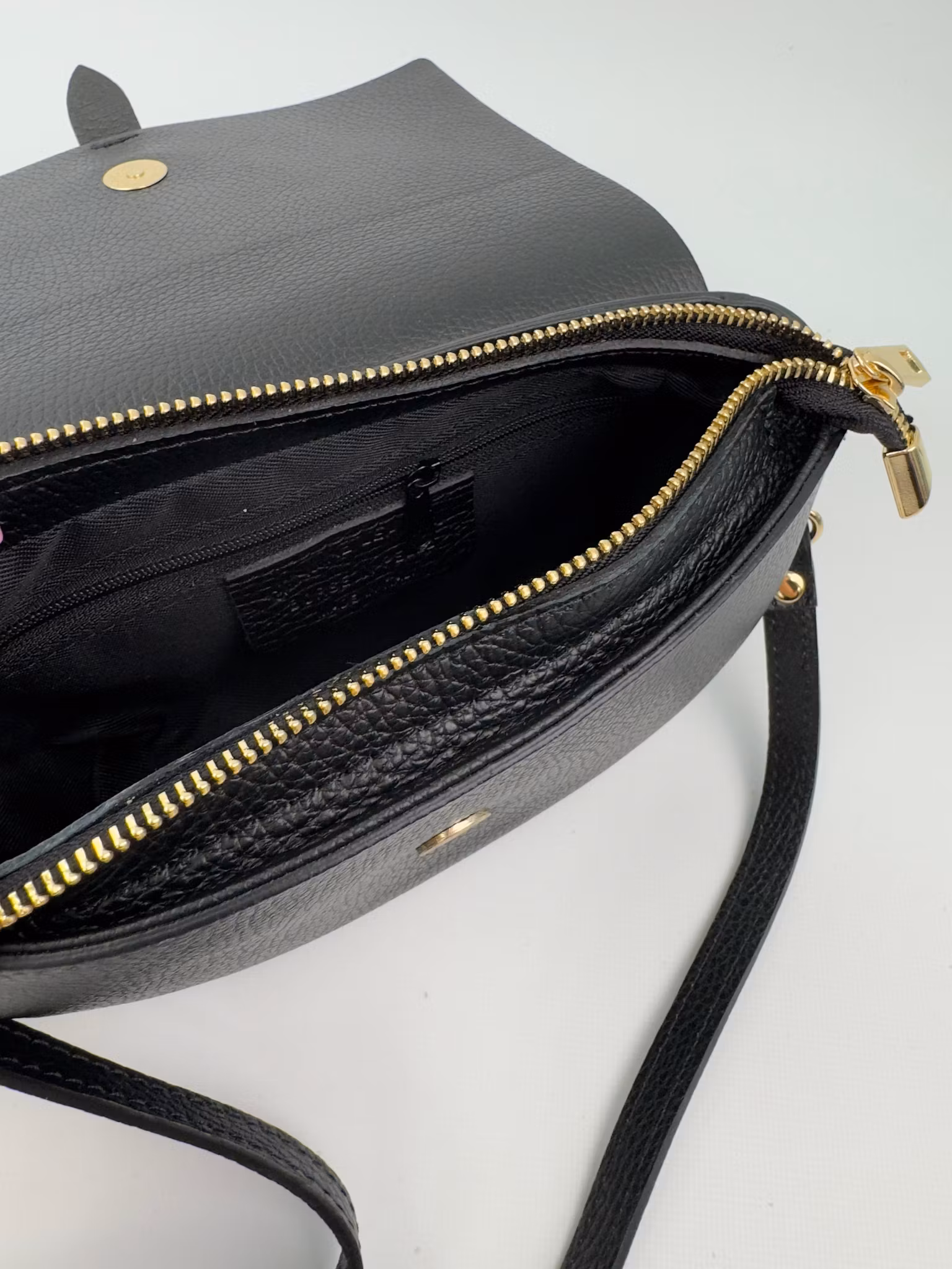 Estrid leather shoulderbag