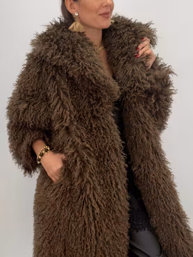 Lång jacka i fuskpäls