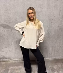 Vera V-neck