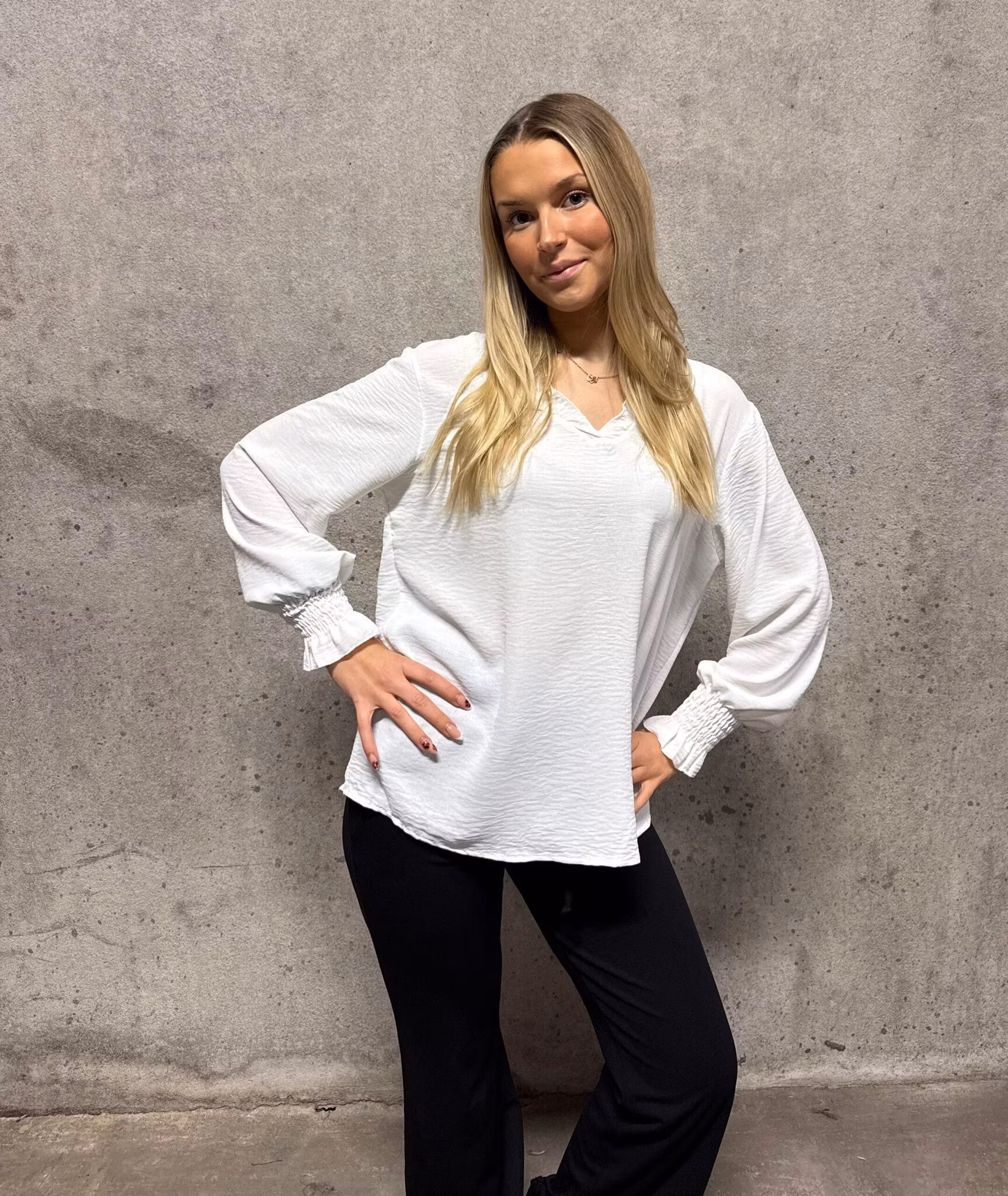 Vera V-neck