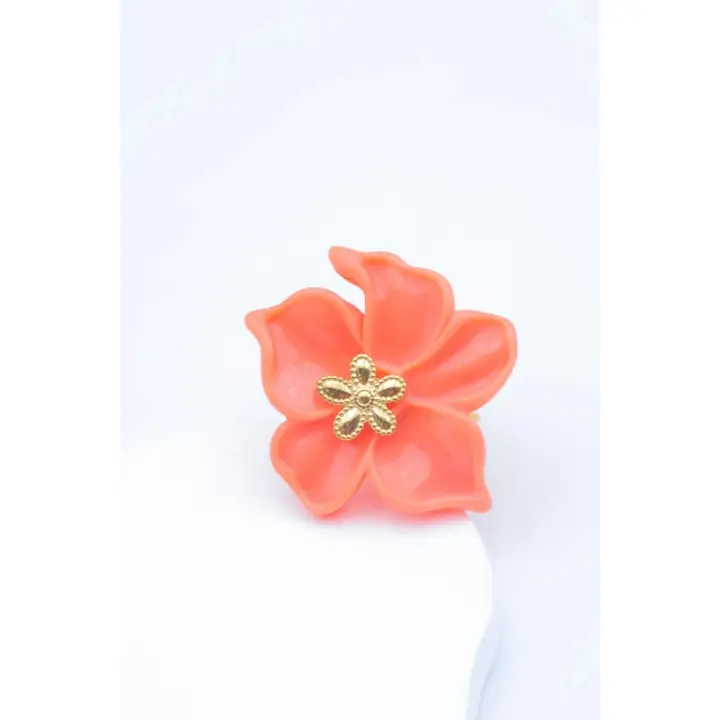 Ring i form av blomma, i rostfritt stål och 14K guldbeläggning