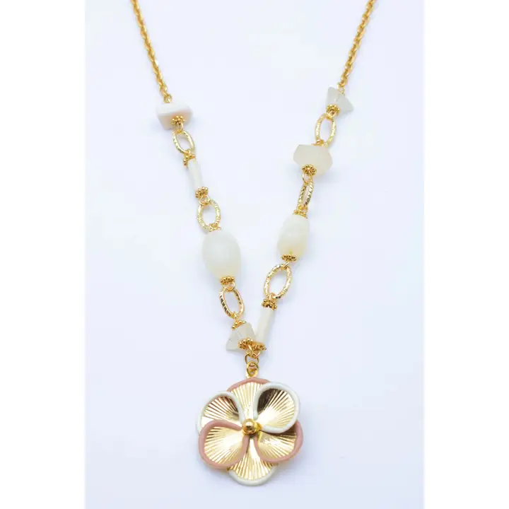 Halsband med stor blomma och sten-prydd kedja