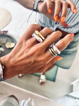 Asymmetriska ringar i guld och silver