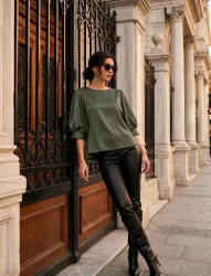 Louise - Sateen Blouse w 3/4 puff sleeves
