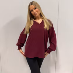 Vera V-neck