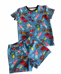 Set med T-shirt och shorts