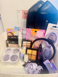 Beautyscoop en box fylld med skönhet och må bra produkter för guldkant på din tillvaro