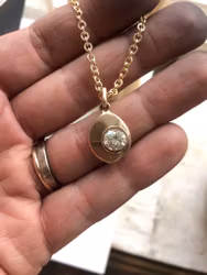 HÄNGE med diamant