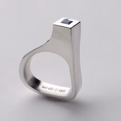 Gjuten RING med spinell
