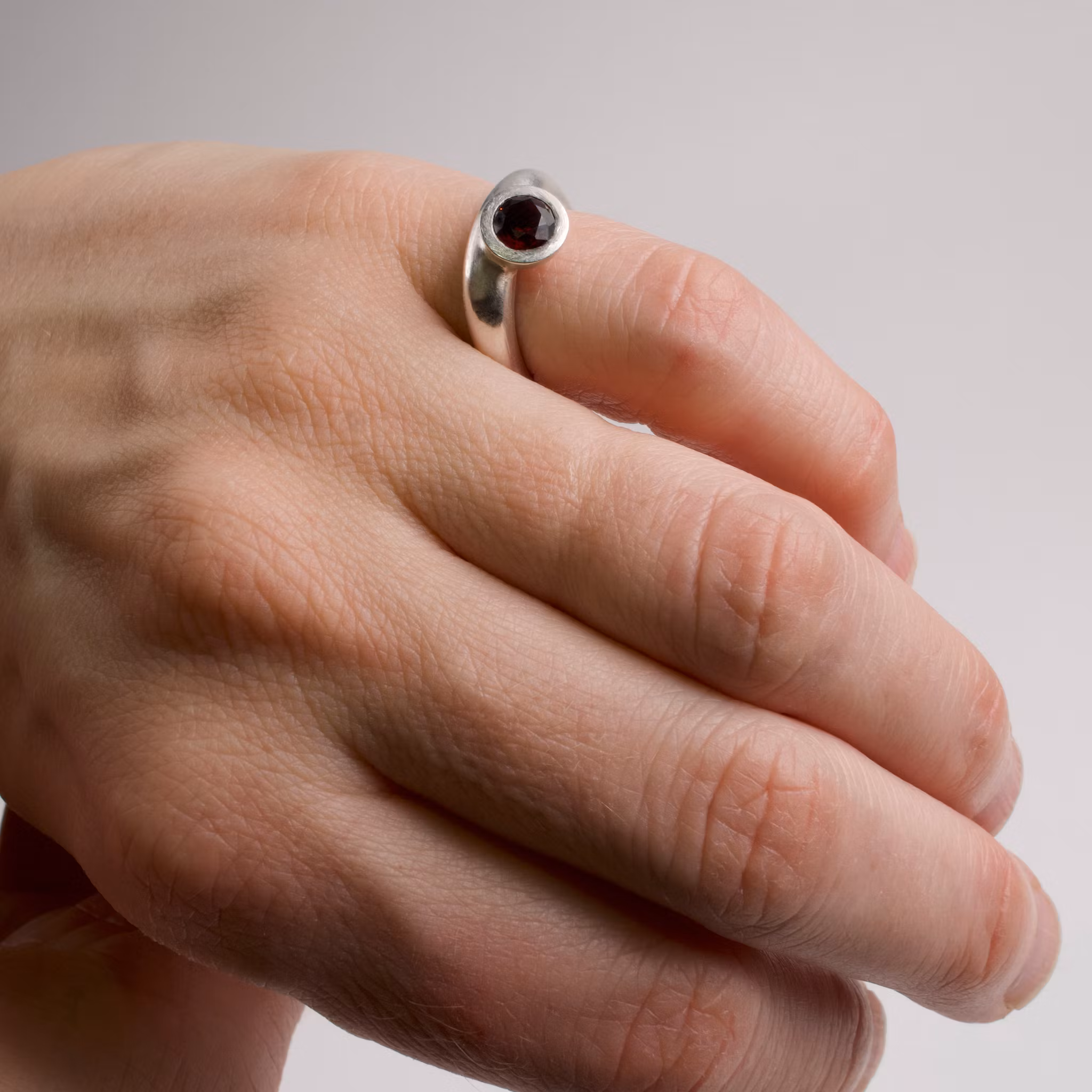 Ö-ring med granat