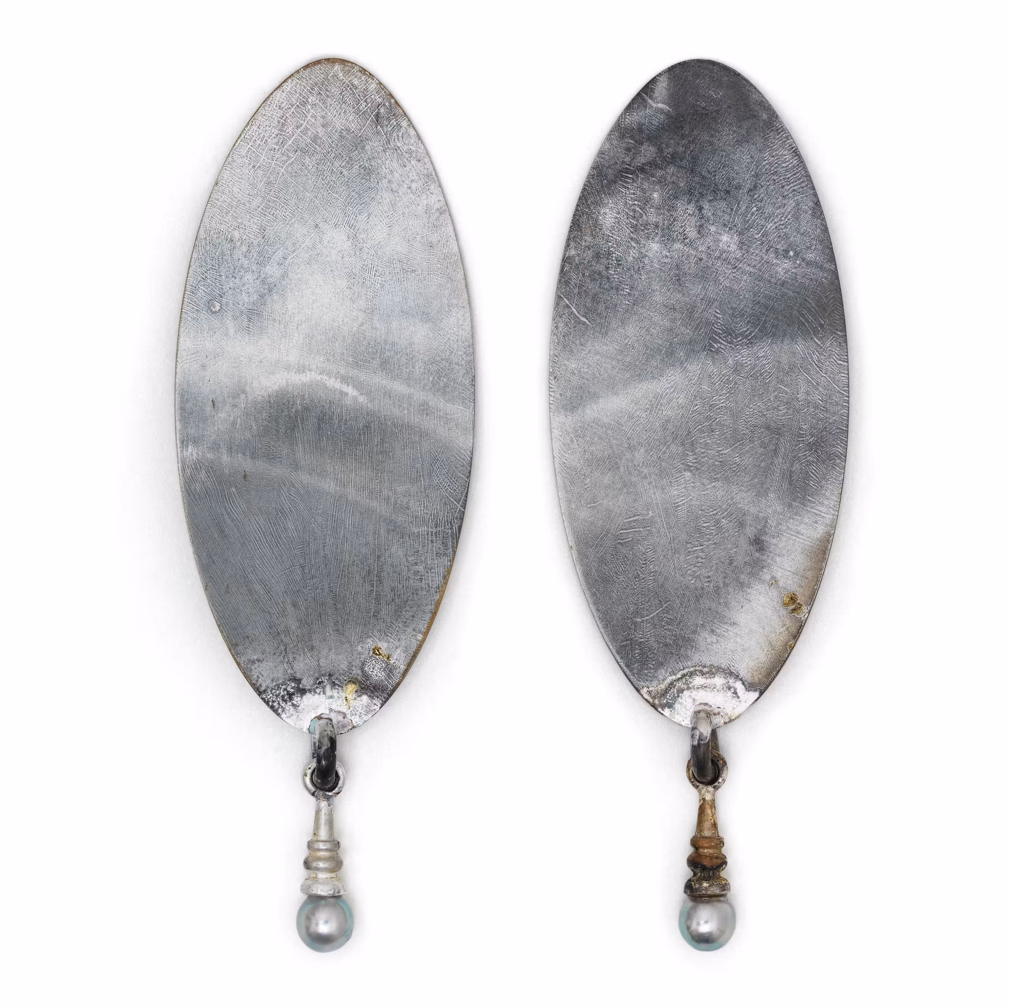 OVAL med svarvade knoppar