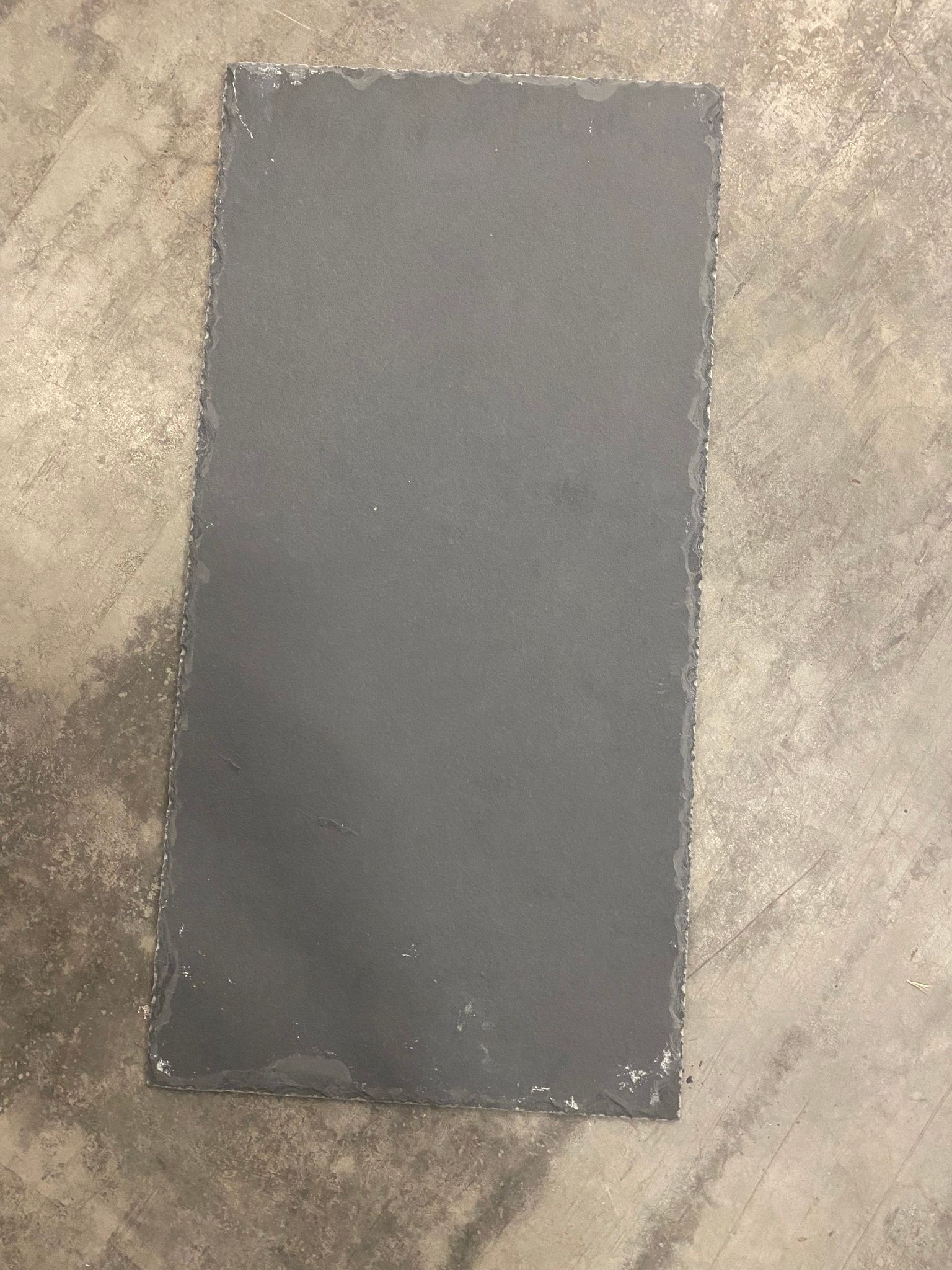 Restparti: Black Pitangui Klov m. knäckt kant 60x30 (18st)